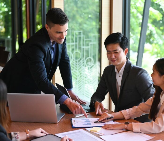 GettyImages-1343689381-blog-on-SSD-team-work-website-700x600